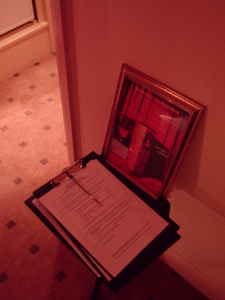 click to read the survey forms, even better than the Bristol show 06 - one seasoned showgoer gave us straight 10's!