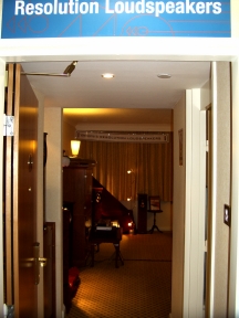 We had to take these pics after the show closed, as it was so packed, we could'nt sometimes get in ourselves